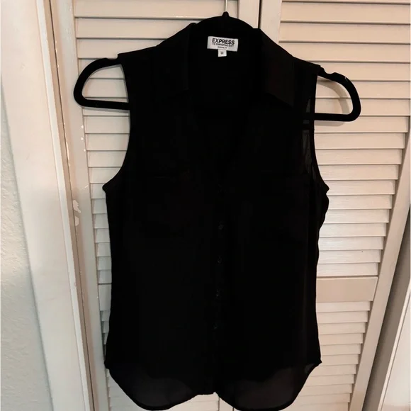 Express- Original Fit - Sleeveless Portofino Button Down - Picture 4 of 4